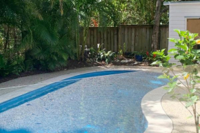 Omanu - family home with pool